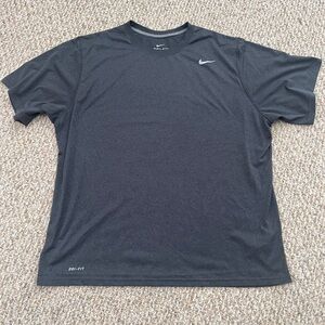 Men’s Nike 2XL grey tech tee, EUC